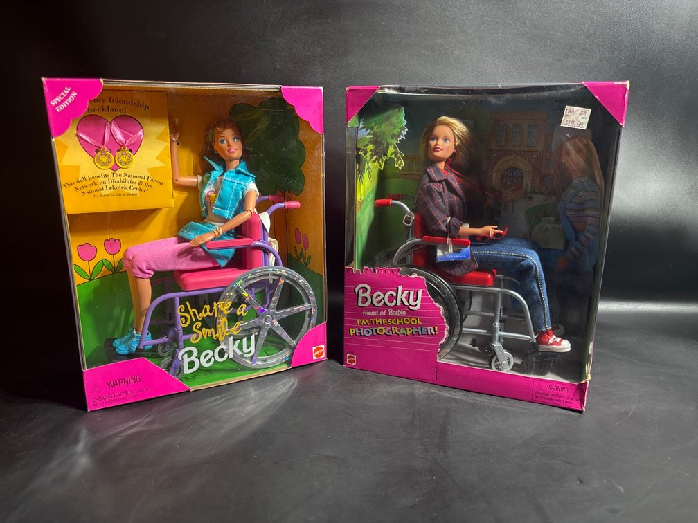 Mattel Barbie Dolls: Share a Smile Becky and I’m the School Photographer Becky