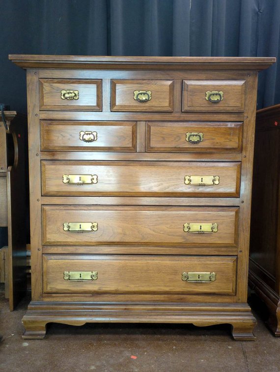 Thomasville Wooden Chest of Drawers with Brass Hardware