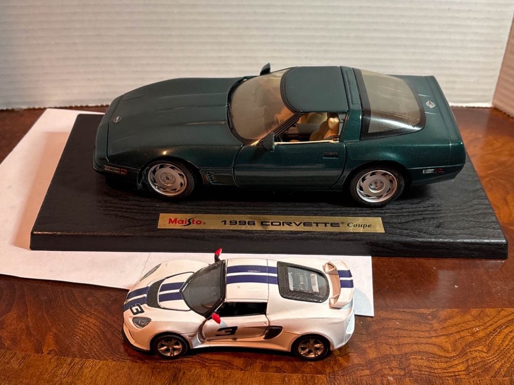 Maisto 1996 Corvette Coupe and Smaller White Sports Car Models