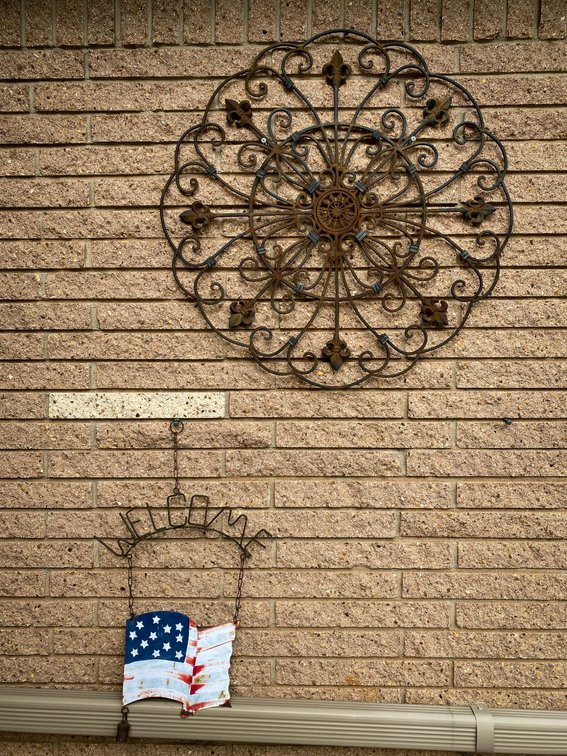 30” Wall Decor and 19” Flag Welcome Sign Set
