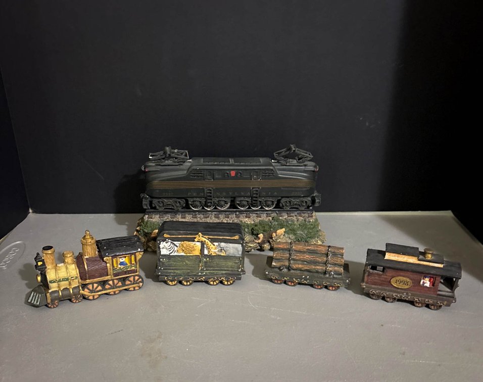 Decorative Train Figurines with Engine and Cars