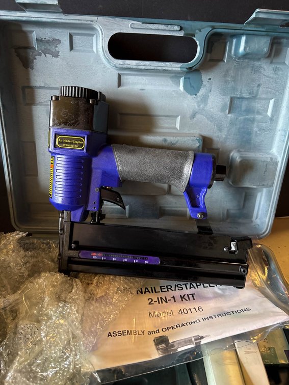 Central Pneumatic 2-in-1 18-Gauge Brad Nailer and Stapler Kit