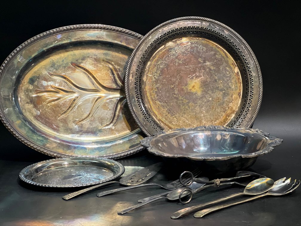 Silverplate Serving Pieces Including Wallace and E.P.N.S.