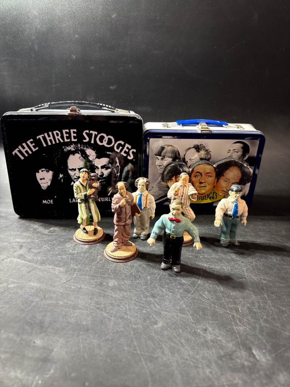 The Three Stooges Metal Lunchboxes with One Thermos and Figurines Set