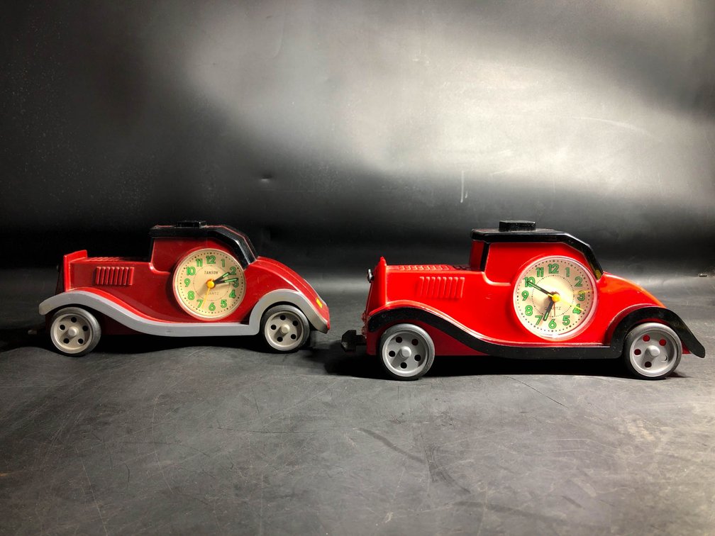 Red Plastic Car-Shaped Clocks With Analog Displays