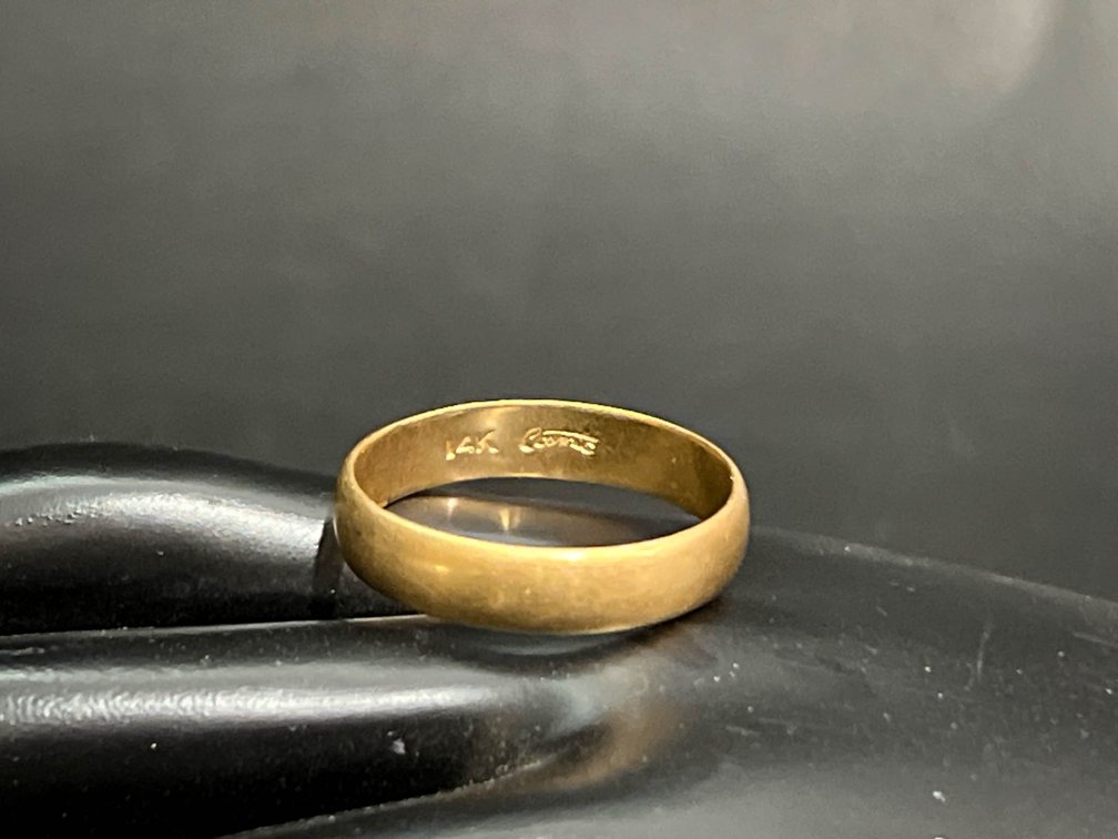 14K Gold Band Ring, Size 11, 3.8 Grams