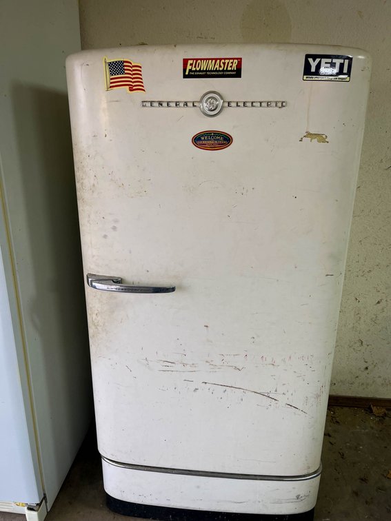 General Electric Vintage Refrigerator with Freezer Compartment