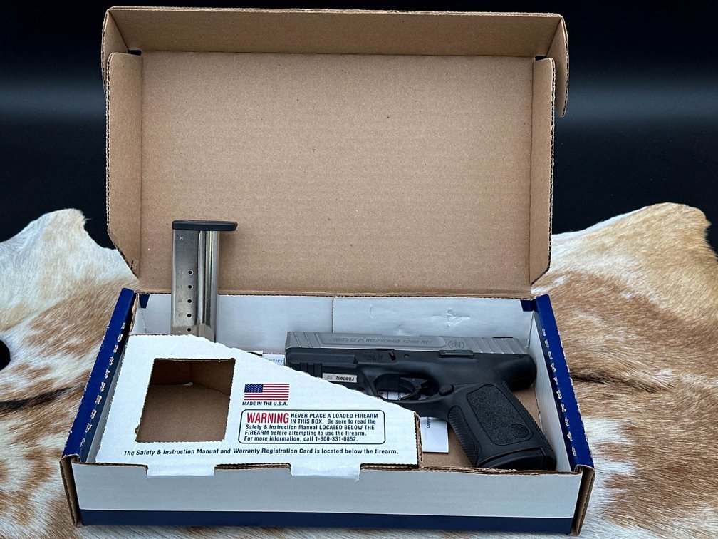 Smith & Wesson SD9 VE 9mm Pistol with Original Box