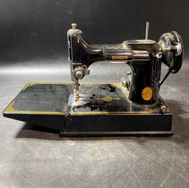 Singer Portable Electric Sewing Machine, Model 3-120