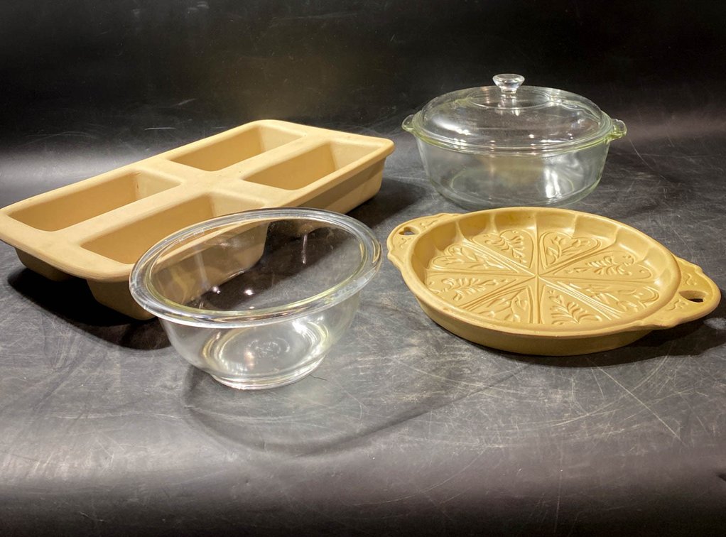 Pampered Chef Loaf Pan with Pyrex and Brown Bag Bakeware Set