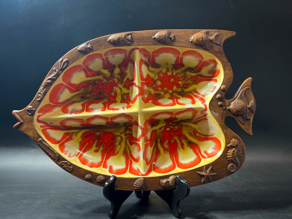 Treasure Craft No. 390 Ceramic and Wooden Divided Platter