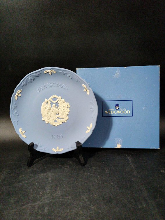 Wedgwood Blue Jasperware 1994 Christmas Plate with Original Box