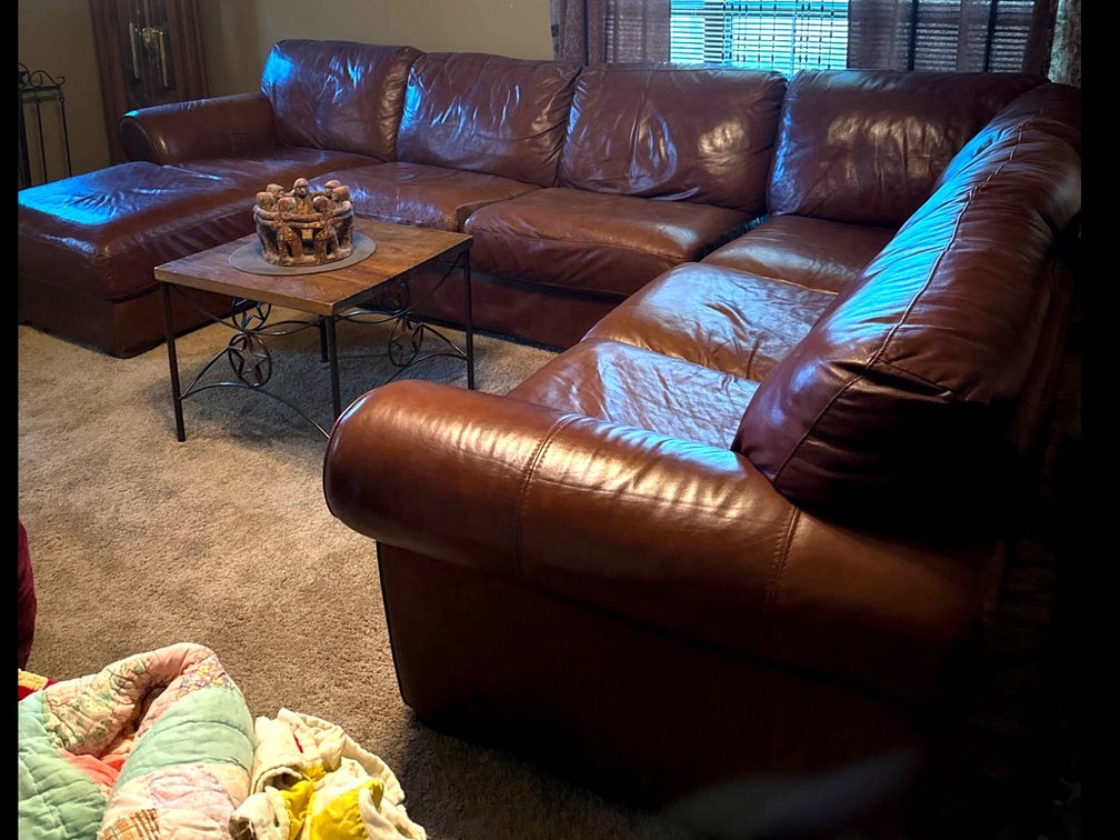 Chateau D’ax Leather Sectional with Ottoman and Configurable Pieces