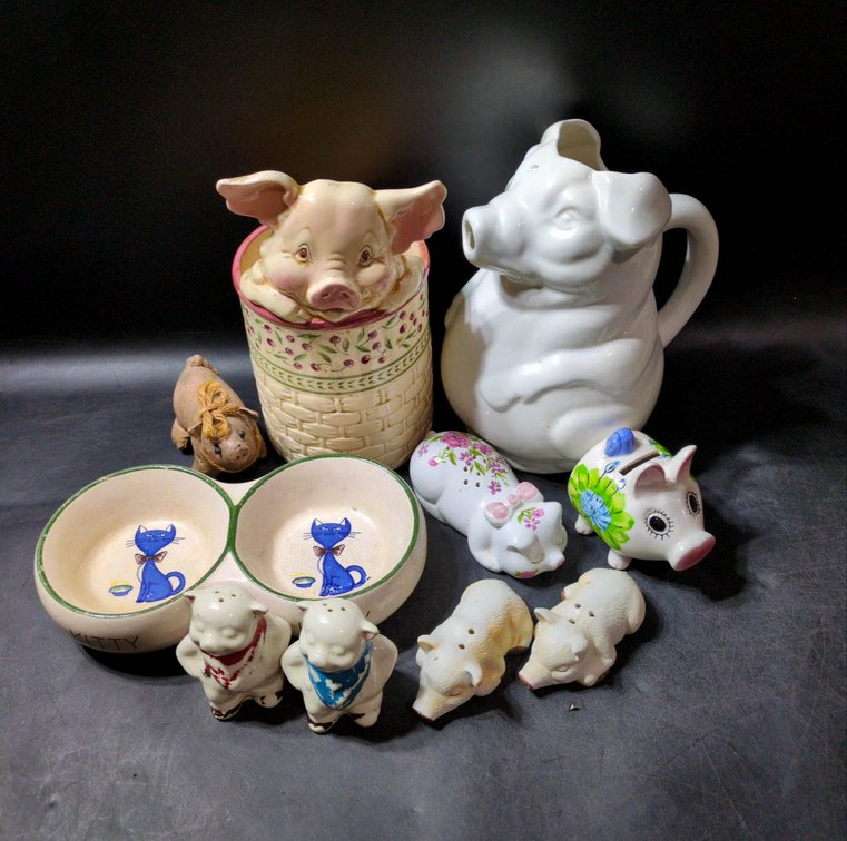 Pig-Themed Ceramics and Cat-Themed Cat Dish 