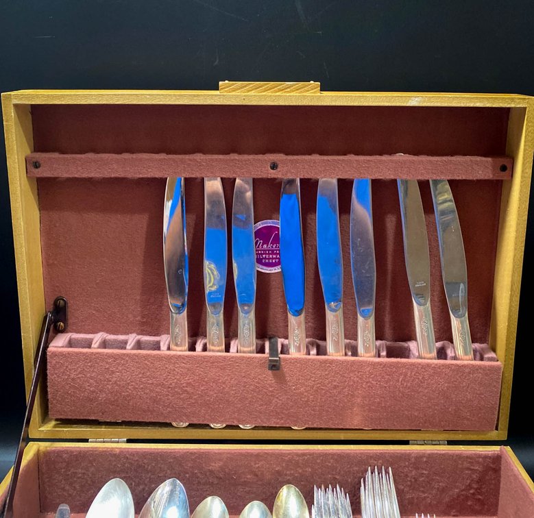 Oneida Community Queen Bess II Silverplate Flatware Set in Wooden Case