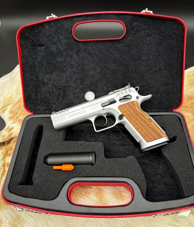 Tanfoglio Stock II Handgun, .40 S&W, With Case and Accessories