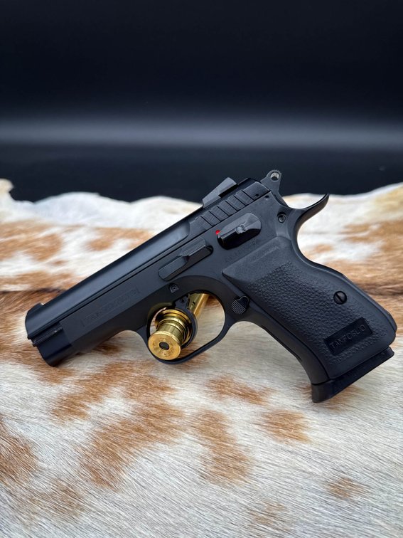 Tanfoglio Defiant Compact .40 S&W Black Pistol with Case