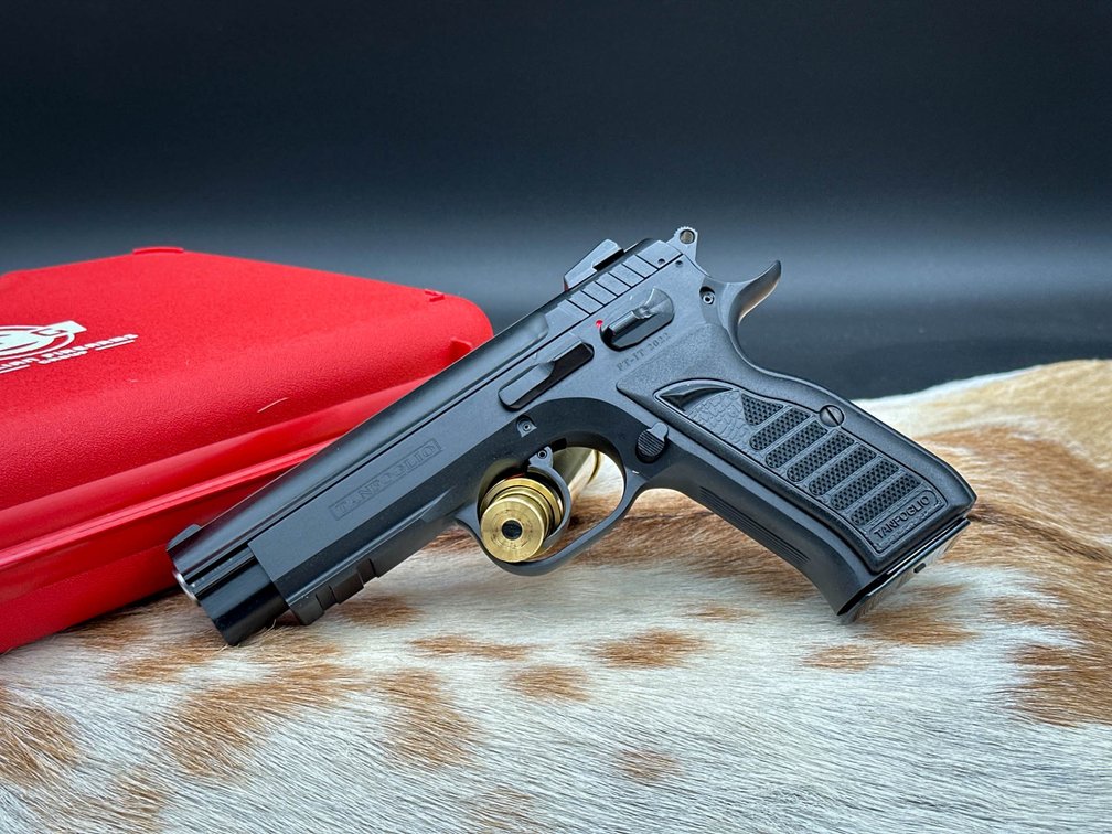 IFG (Italian Firearms Group) Tanfoglio Force Combat Pistol in .40 S&W with Case