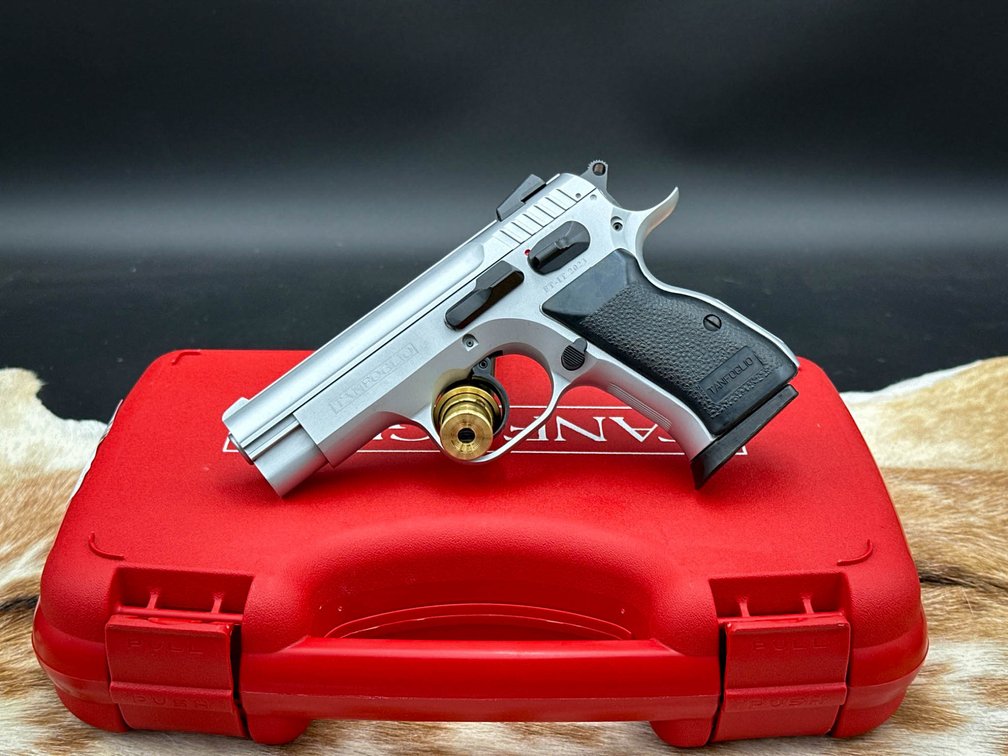 Tanfoglio Defiant Compact 9x19mm Semi-Automatic Pistol with Case