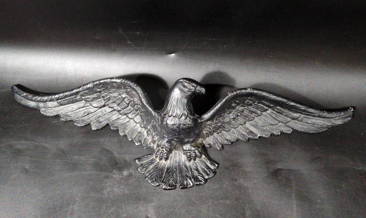 Metal Wall-Mounted Eagle with Outstretched Wings