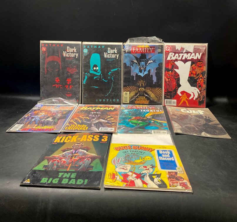 Comic Books Featuring Batman and Others, 10 Pieces