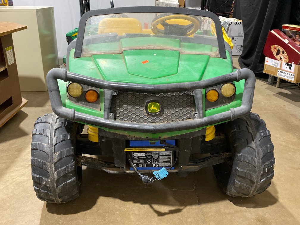 John Deere XUV550 Battery-Powered Ride-On Toy with Two Seats