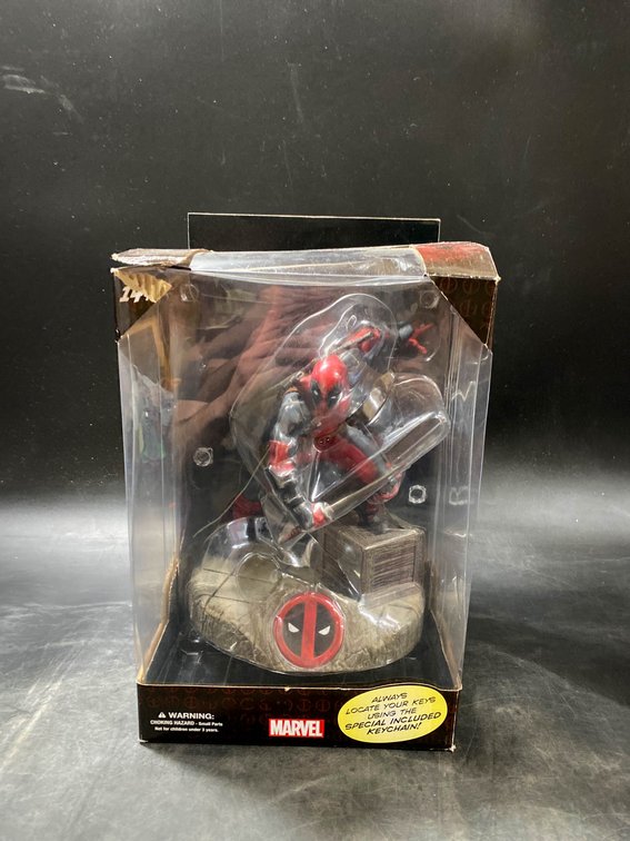 Marvel Deadpool Key Holder and X-Men Wolverine Action Figure Bundle