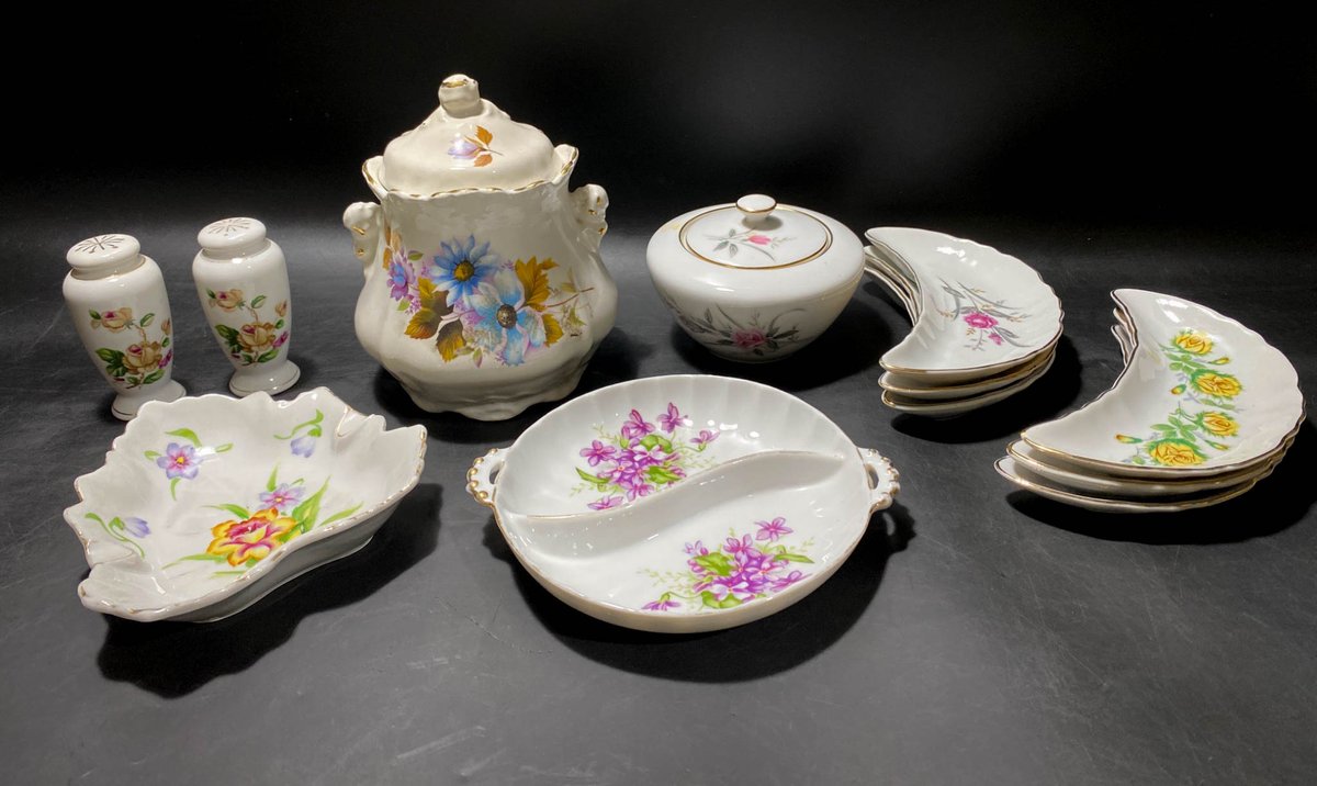 Hand-Painted Japanese China Tableware Featuring Floral Motifs
