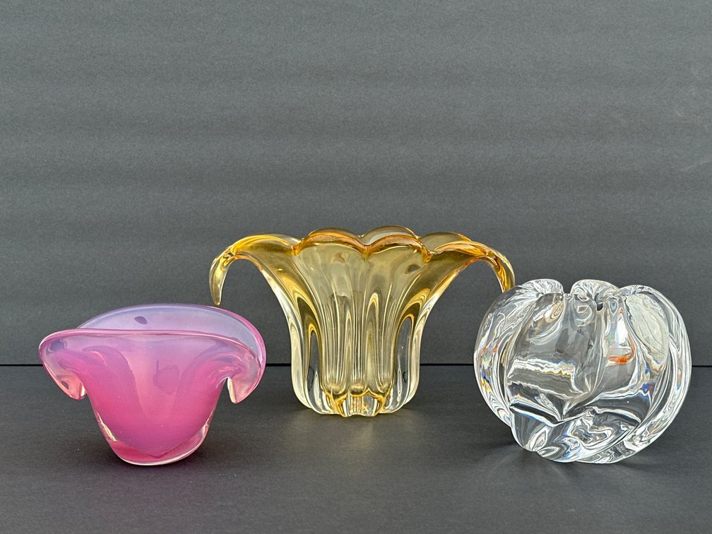 Three Murano-Style Art Glass Bowls in Pink, Amber, and Clear