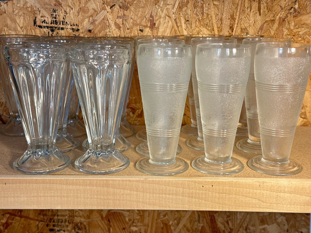 16 Glass Ice Cream Parfait Soda Fountain Glasses, 7 Clear and 9 Frosted