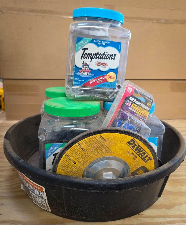 Hardware and Accessories Including Grinding Discs and Fasteners