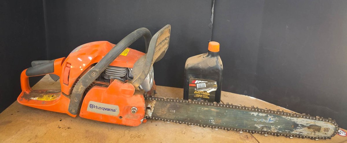Husqvarna 450 Rancher Chainsaw with Case and Chain Oil
