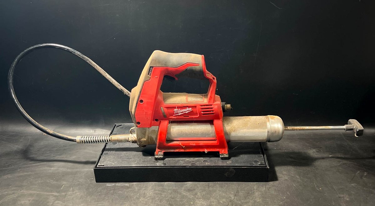Milwaukee 12V Cordless Grease Gun, Model 2446-20