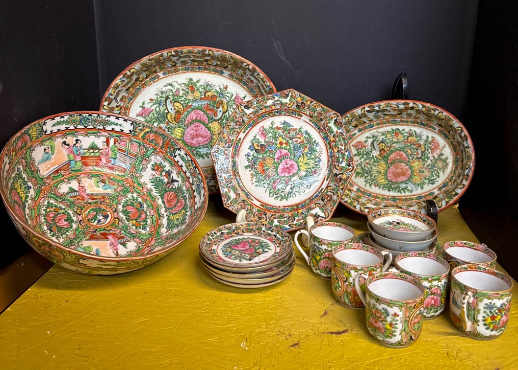 Rose Medallion Porcelain Tableware