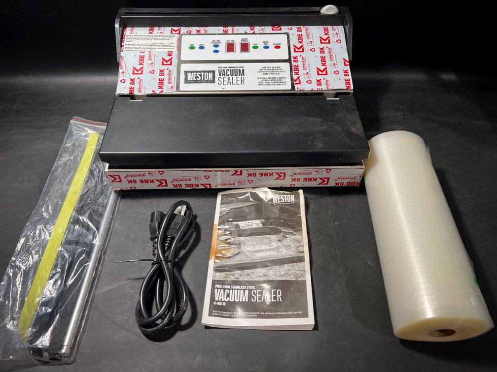 Weston Pro-1100 Stainless Steel Vacuum Sealer with Accessories
