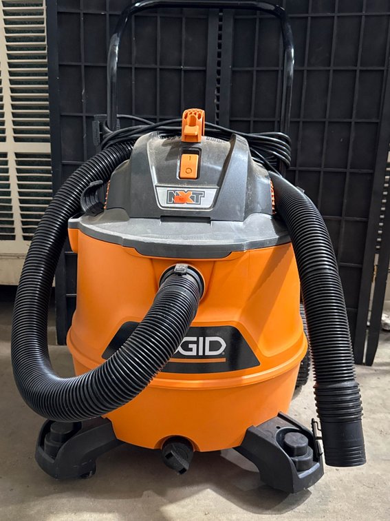 RIDGID NXT Wet/Dry Vac with Attachments and Wheeled Base- working 