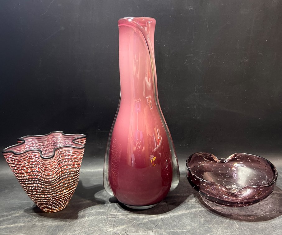 Kosta Boda Art Glass Group: Vase, Bowl, and Ruffled Vessel