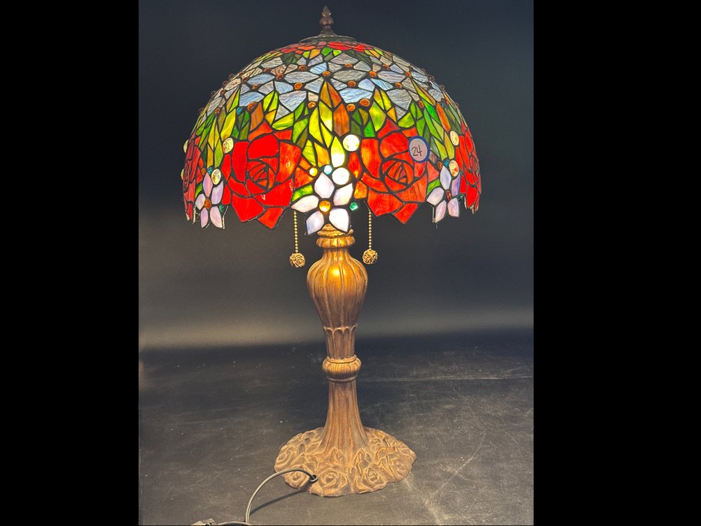 Tiffany-Style Stained Glass Table Lamp with Floral Design