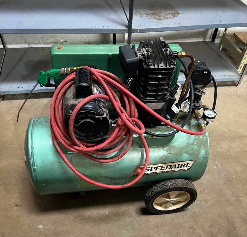 Speedaire Portable Air Compressor with Green Tank and Accessories