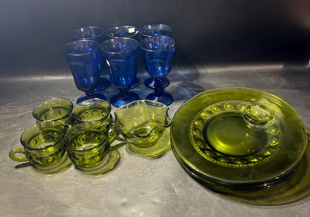 15 Glassware Pieces in Blue and Green