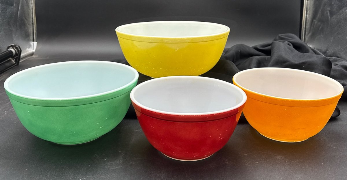 Pyrex Primary Colors Mixing Bowls, 4 Pieces