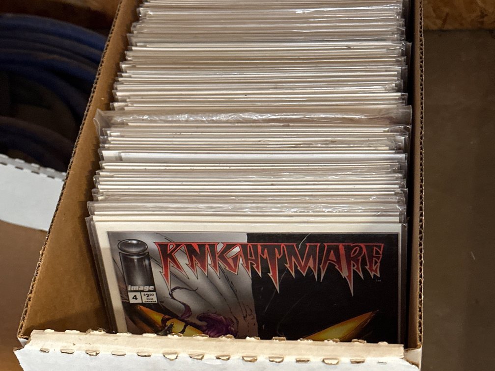 Full Box Marvel and Independent Comics, Including ‘Death of Wolverine’, ‘Superman/Wonder Woman’, and Others