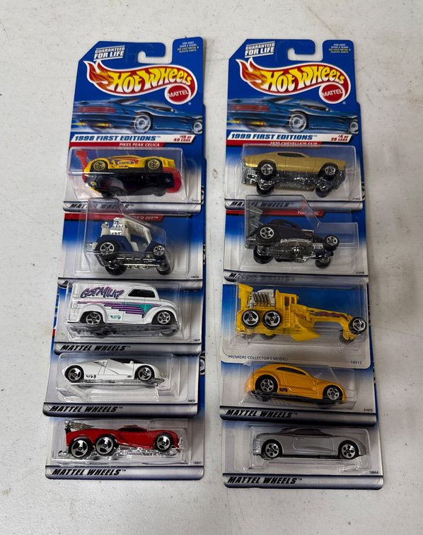 10 Hot Wheels 1998 First Editions Die-Cast Cars in Original Packaging