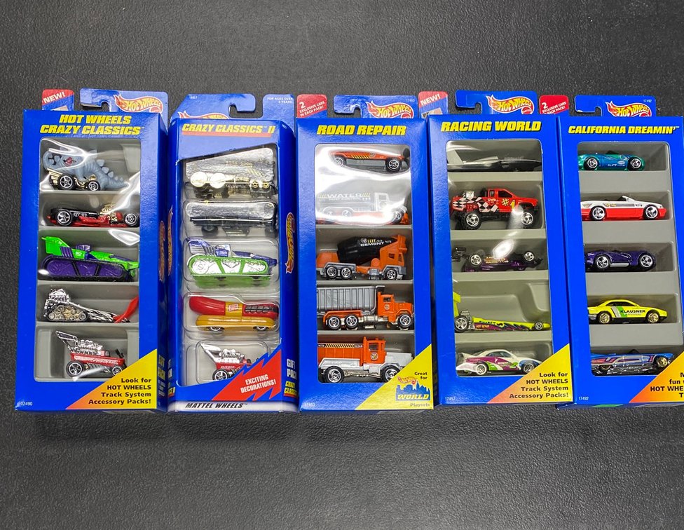 5 Hot Wheels Gift Packs, Each Featuring Unique Themes