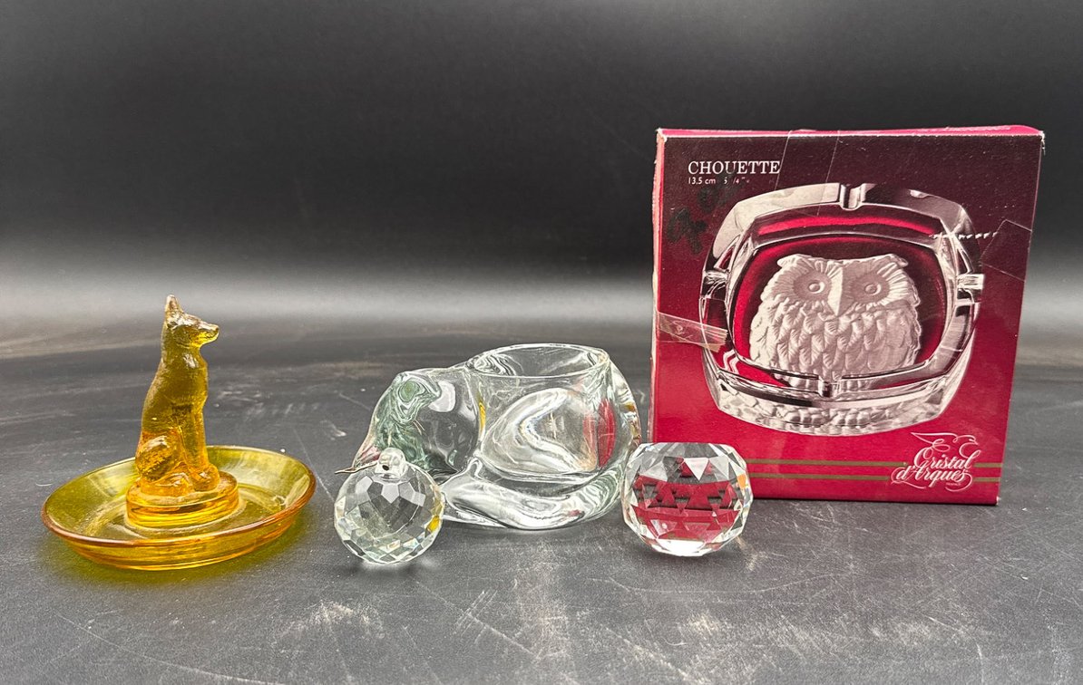 Glass Animal-Themed Items and Crystal Pieces