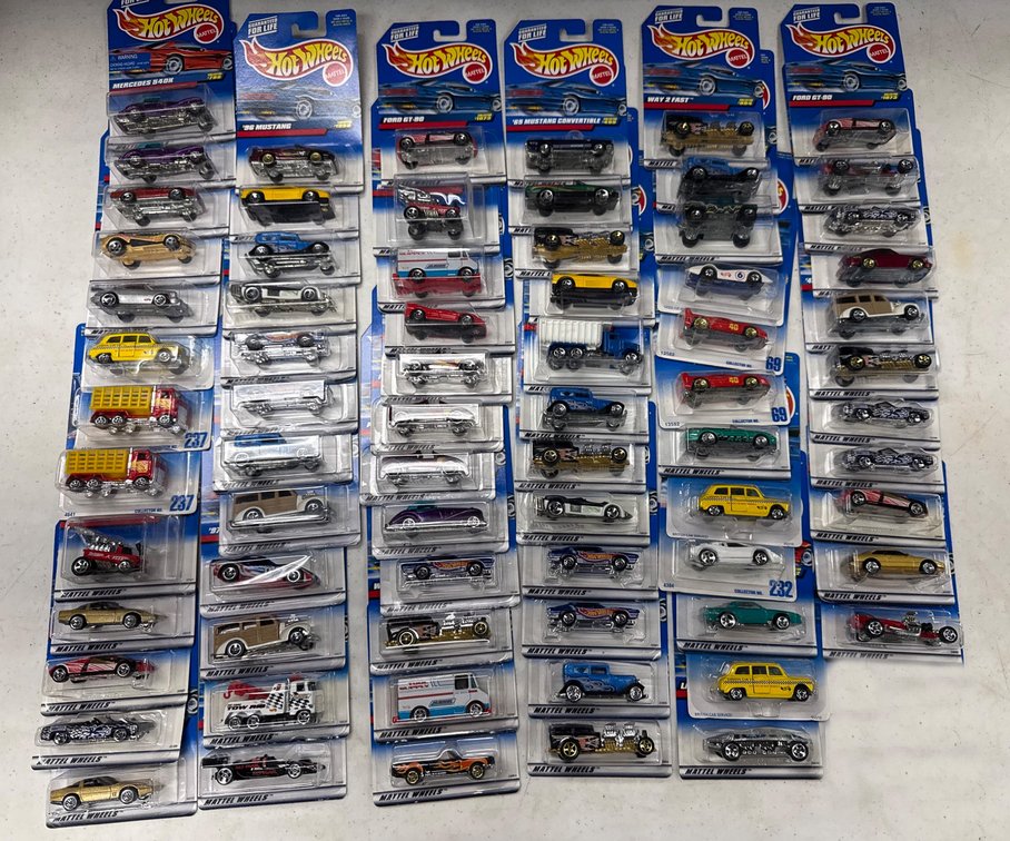 Hot Wheels Lot of 72 Assorted Die-Cast Cars in Blister Packaging