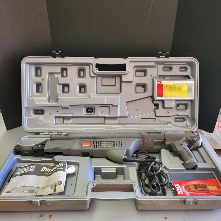 Senco DuraSpin DS300-AC Screw Fastening System in Case
