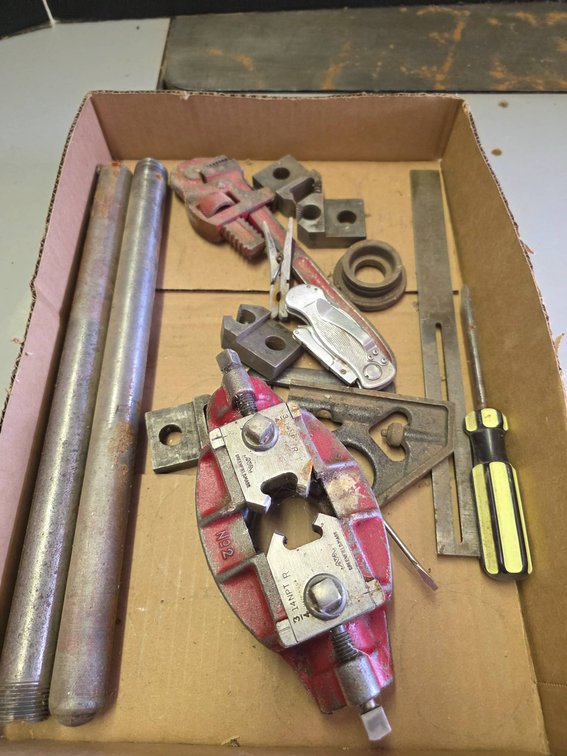 Metalworking and Hand Tools with Adjustable Tap Threader