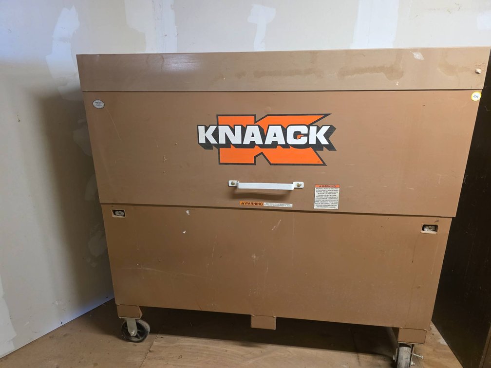Knaack Jobsite Storage Box on Casters