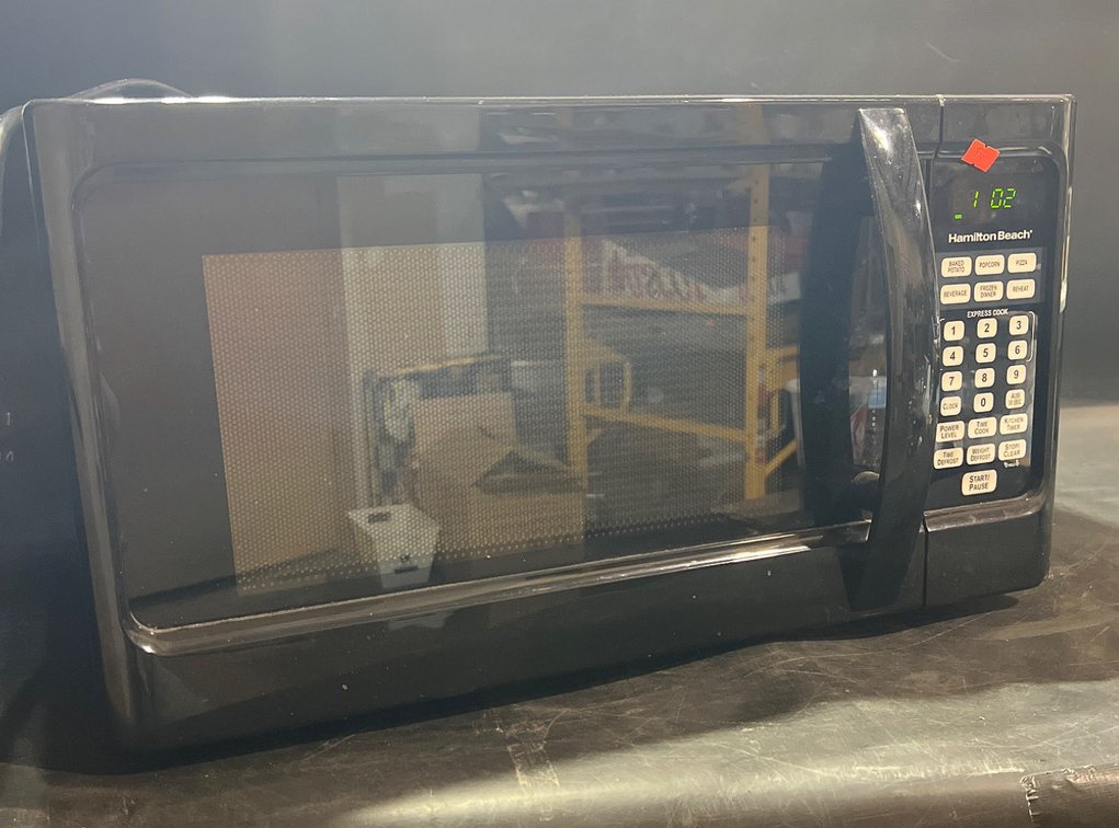 Hamilton Beach 1000W Microwave Oven with Touchpad Controls